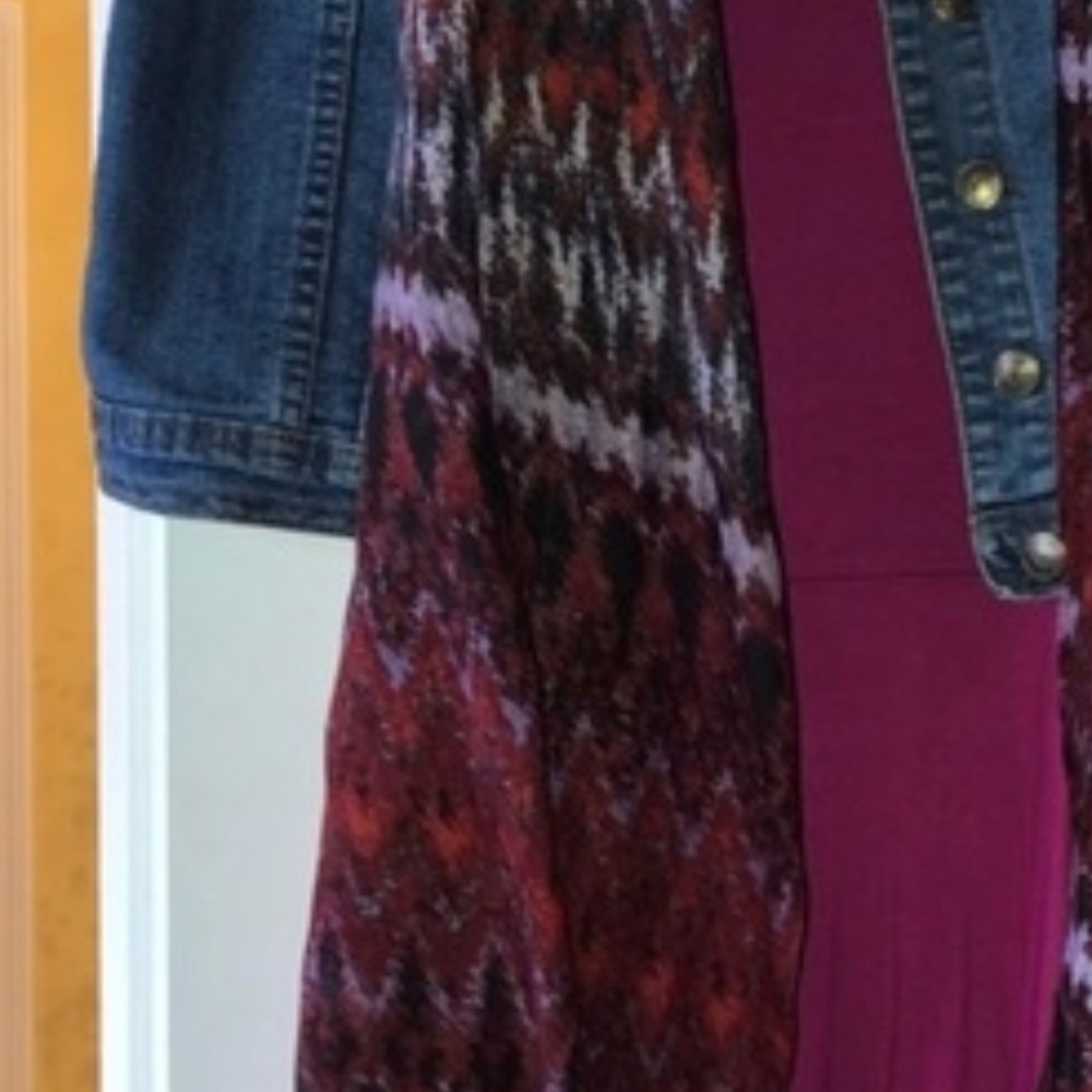 Colorful Scarf - Excellent Condition - Picture 2 of 5